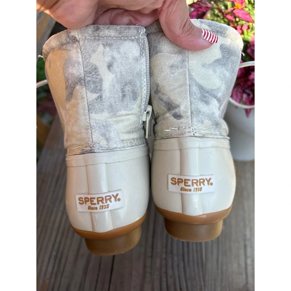 Sperry twist rawhide while